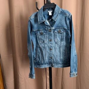 Duluth women’s Jean jacket purchased fall 2025. Size small like new